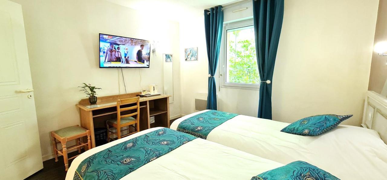 Fasthotel Oloron Hostellerie Du Paon Blanc Lurbe-Saint-Christau Kültér fotó