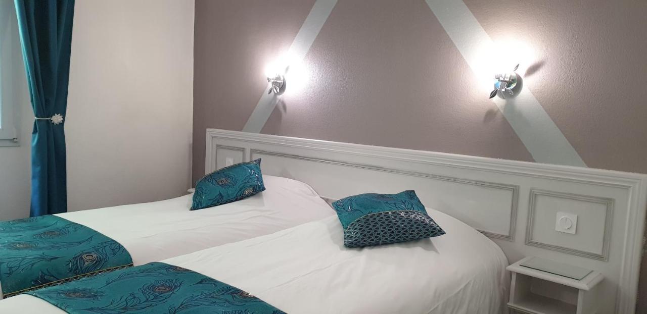 Fasthotel Oloron Hostellerie Du Paon Blanc Lurbe-Saint-Christau Kültér fotó