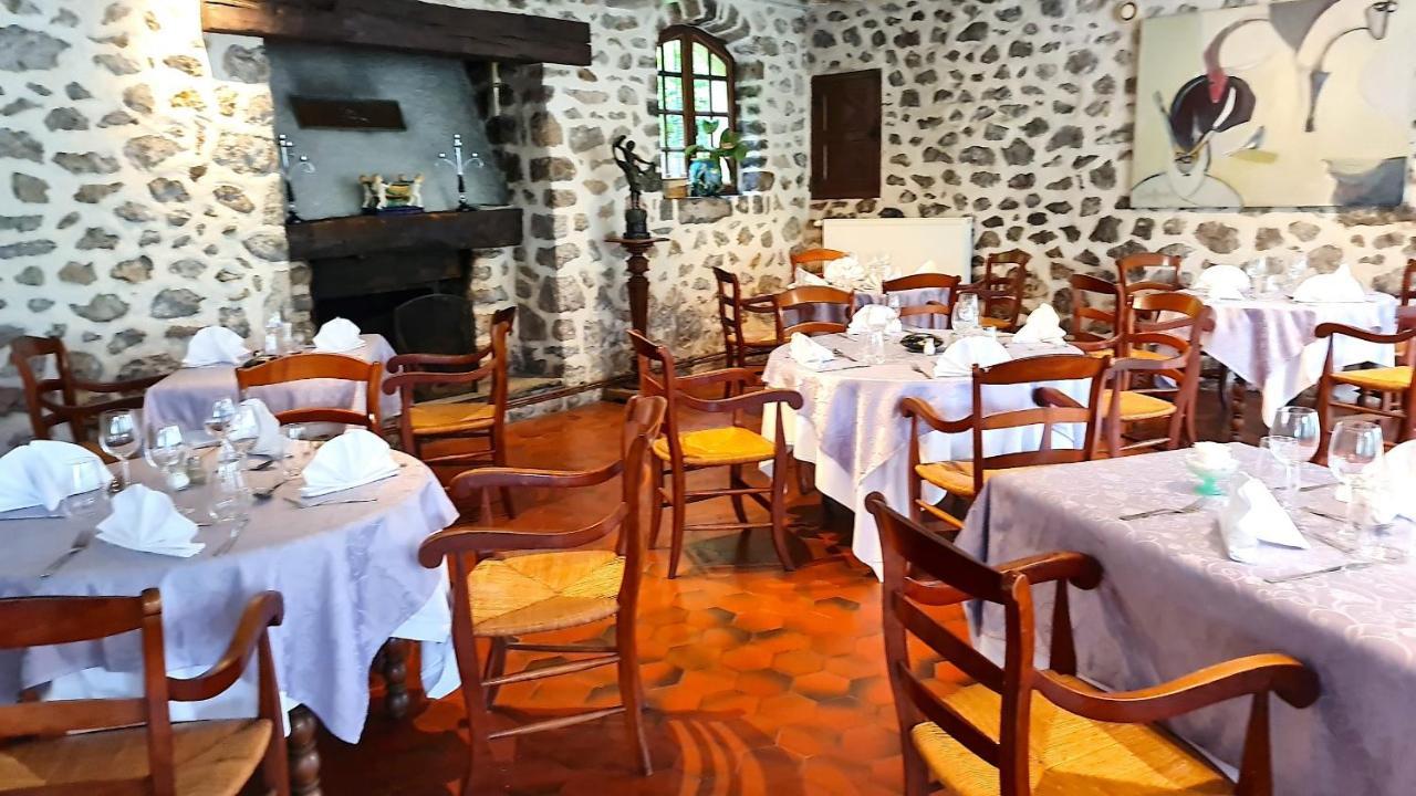 Fasthotel Oloron Hostellerie Du Paon Blanc Lurbe-Saint-Christau Kültér fotó